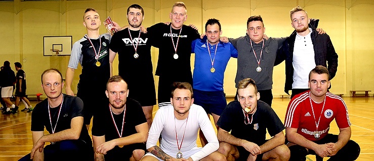 Turniej EMLO, rozegrany w IV LO w Elblągu, wygrał Prezes Maj Team;