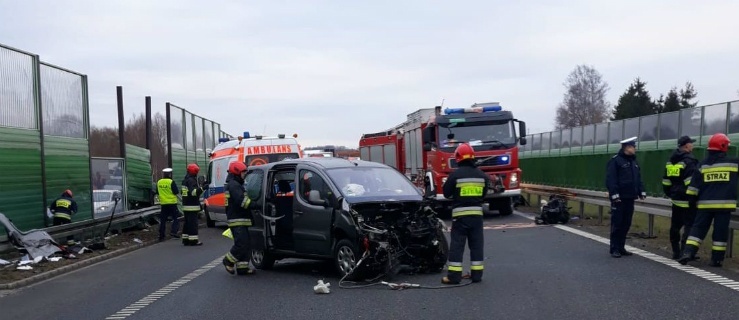  „Siódemka” zablokowana. Dwie osoby poszkodowane w wypadku 