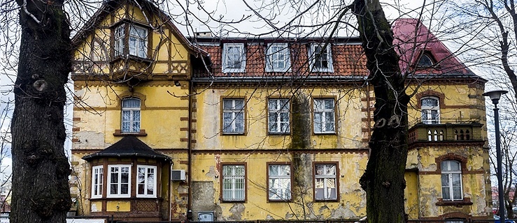 hotel „Stadt Elbing”, ob. przychodnia, ul. Żeromskiego 2, nr rej.: 242/92 z 24.12.1992