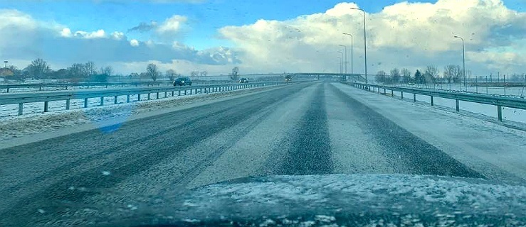 Uwaga! Trudne warunki drogowe na niektórych odcinkach S7