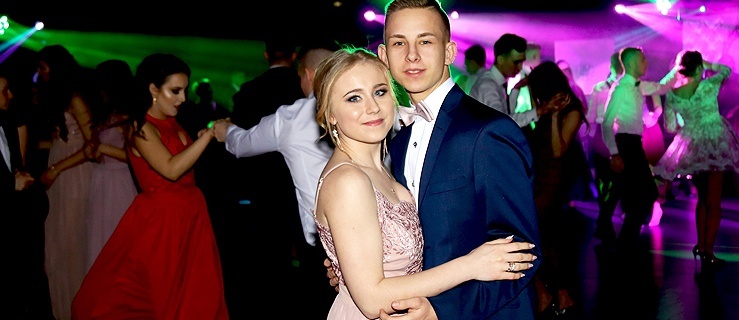 Studniówka I LO w Elblągu A.D. 2019 (część trzecia: 127 zdjęć)