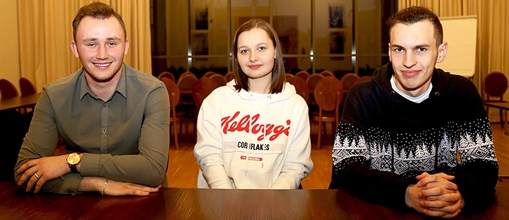 Od lewej: Patryk Pieczarka (ZSTI), Aleksandra Dąbrowska (II LO) i Adam Gronek (I LO)