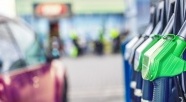 Zniżka na paliwo od banku? Przeglądamy ofertę specjalną dla kierowców