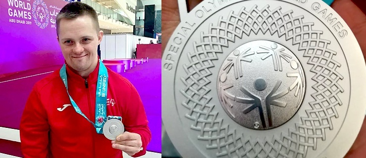 Marcin Liszcz ze srebrnym medalem XV Światowych Letnich Igrzysk Olimpiad Specjalnych w Abu Zabi