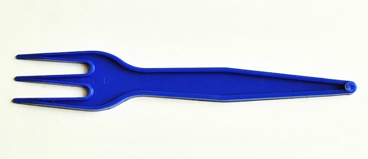 Plastikowe przedmioty jednorazowe znikną z rynku. Wiemy, kiedy to nastąpi