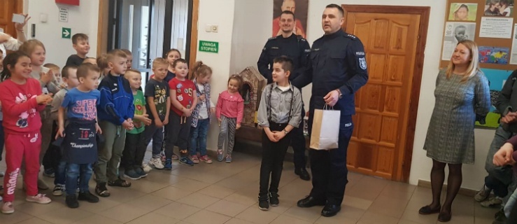 Powiat braniewski. Ośmiolatek zaimponował policjantom z Komendy Głównej 