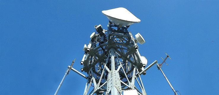 Polskie normy zbyt rygorystyczne? Wprowadzenie w Polsce sieci 5G będzie wymagało ich zmniejszenia