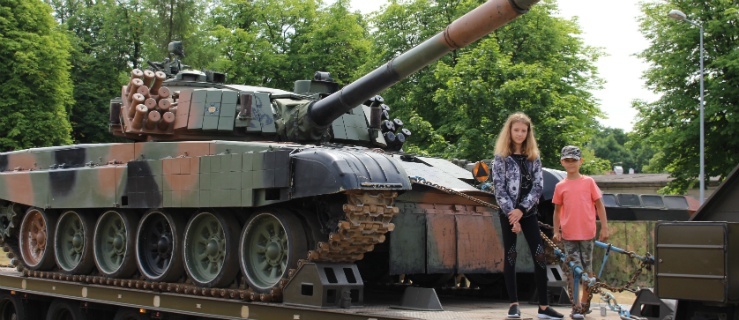 Elbląg. Ostatnie święto batalionu remontowego w starej siedzibie 