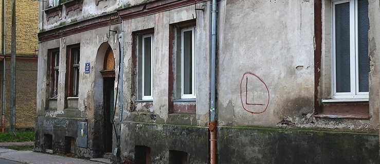 Elbląg.  Na ponad 600 tys. zł trzej lokatorzy zadłużyli mieszkania komunalne