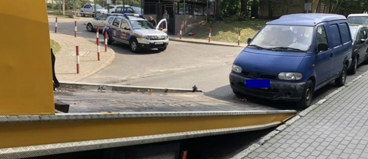 Elbląg. Straż Miejska usuwa wraki pojazdów