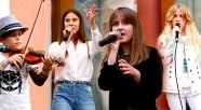 Młode wokalistki z MDK zaśpiewały w „Małej Italii” na elbląskiej starówce (+ zdjęcia)