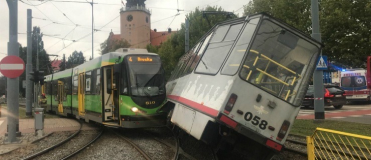 Zderzenie dwóch tramwajów w centrum Elbląga. Dwie osoby poszkodowane