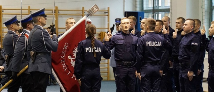  Nowi policjanci w elbląskiej komendzie. Nadal są wakaty 