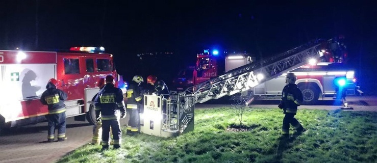 Pożar sadzy w kominie. Strażacy przestrzegają  