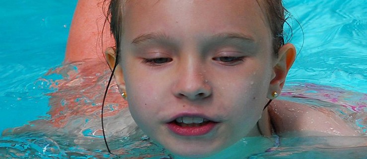 11 - letnia Amanda czeka na naszą pomoc