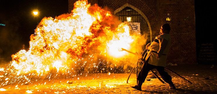 Sobotnia noc w muzeum, czyli pokazy ognia, wykłady, filmy oraz wystawy! (FOTO)