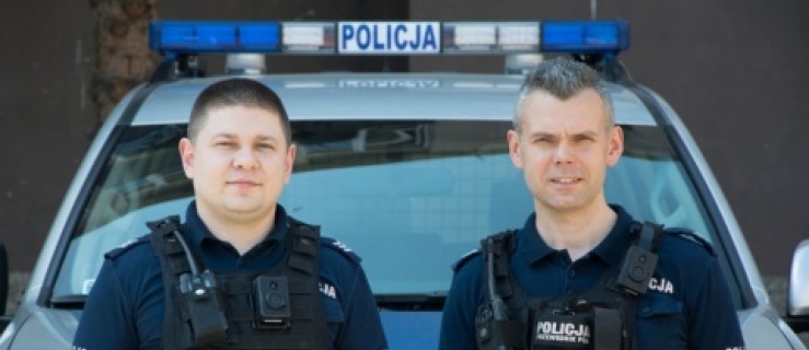 od lewej - sierż. szt. Paweł Janczuk, sierż szt. Maciej Lewandowski