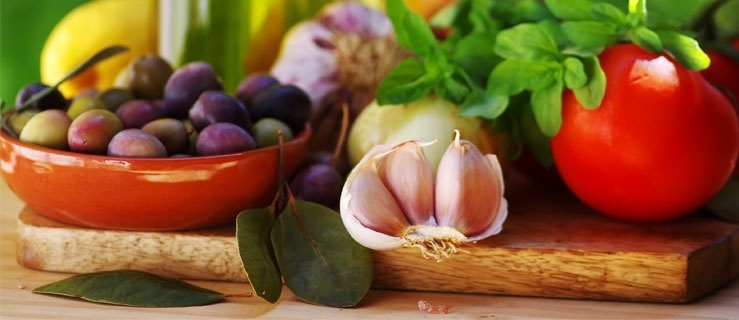 Dieta śródziemnomorska dla seniora – dlaczego warto ją wdrożyć?