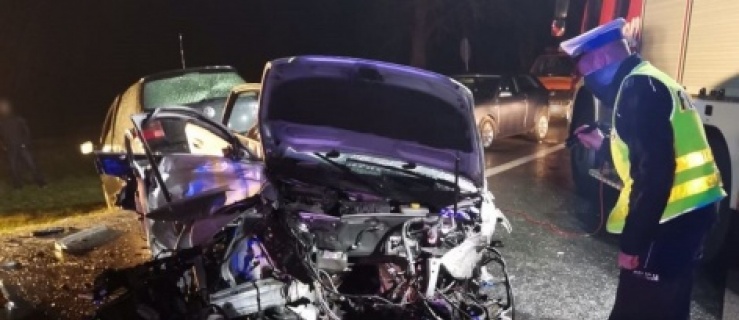 Zginęła pasażerka audi, a cztery osoby są ranne