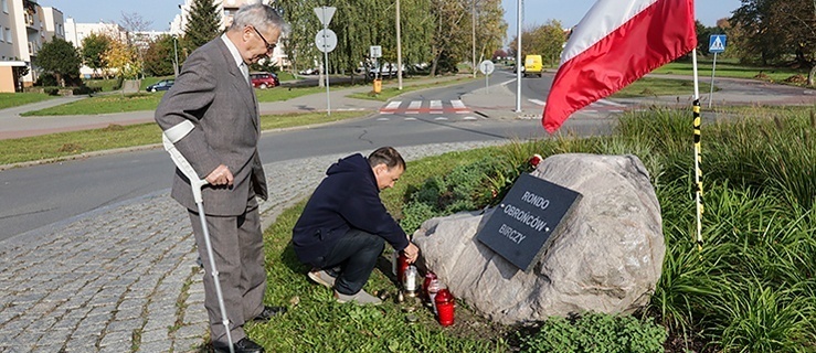 Zapalą znicze przy rondzie Obrońców Birczy. Apel