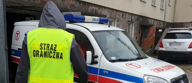Udawał ratownika medycznego i karetkami woził białoruskie papierosy