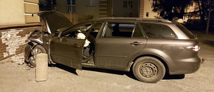 Pijany kierowca uderzył w budynek przy ul. Saperów!