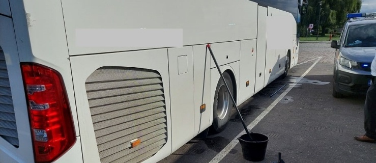 Mył autobus na parkingu na Starówce. Tuż pod kamerami monitoringu