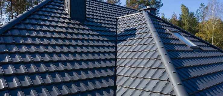 Estetyczne i funkcjonalne pokrycie dachowe z dachówki ceramicznej? Sprawdź!