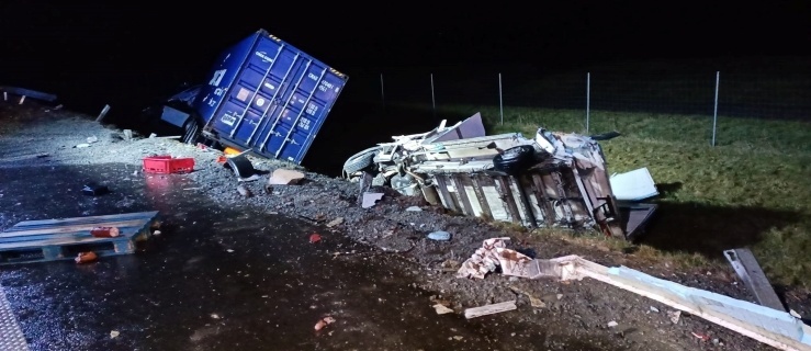 Uwaga! Trudne warunki drogowe na „siódemce”