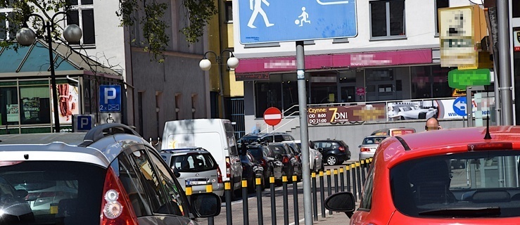 Elbląg 21. na liście miast z największym odsetkiem aut o dużej pojemności silnika