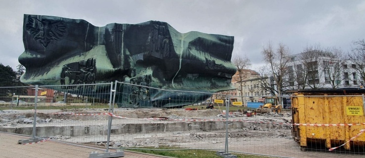 Odnowią pomnik Odrodzenia w Elblągu