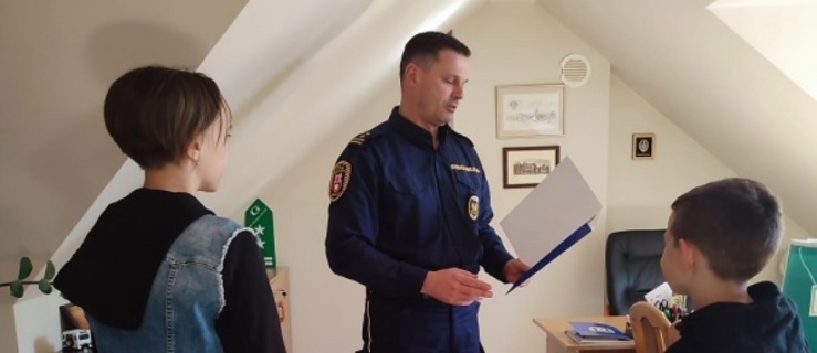 Dzieci wykazały się przykładną postawą. Zostały nagrodzone