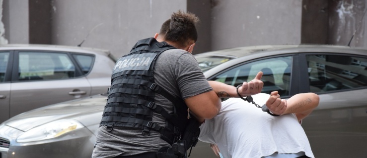 Pobił i okradł bezdomnego. Jest już w rękach policji