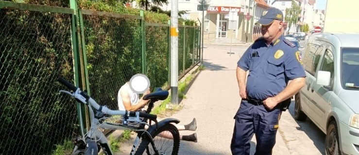 Pijany rowerzysta wjechał prosto w płot