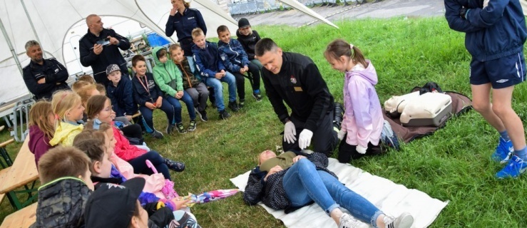 Bezpieczne wakacje. Policjanci spotykają się z młodzieżą w Elblągu