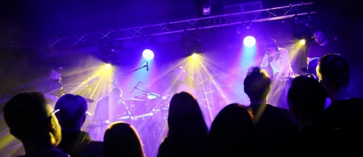 Koncert na schodach - czemu nie?