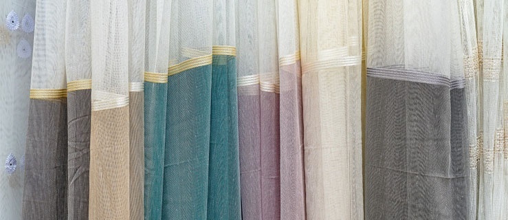 Jaki materiał na firany – woal, tiul czy może organza?
