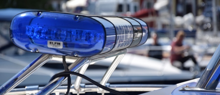 Policjanci dbają o bezpieczny wypoczynek nad wodą