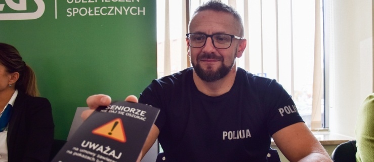 Policjanci w ZUS ostrzegali seniorów przed oszustami