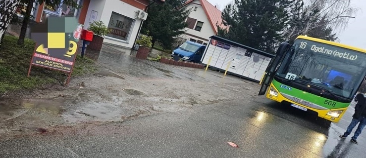 Groźny wypadek w Gronowie Górnym. Kobieta potrącona przez autobus