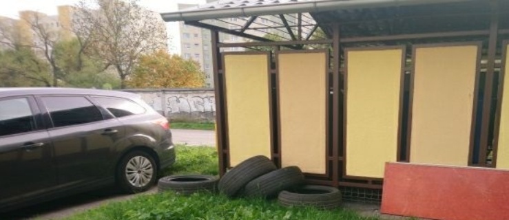 Za wyrzucenie takich śmieci elblążanin musi zapłacić 500 zł
