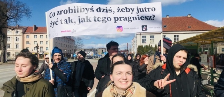 I LO zadaje ważne pytania