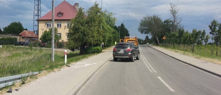 Potrącenie kobiety w Pogrodziu. Samochód wjechał na chodnik