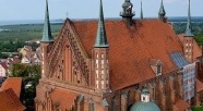 Katalog zbiorów na 75 lat Muzeum Mikołaja Kopernika we Fromborku