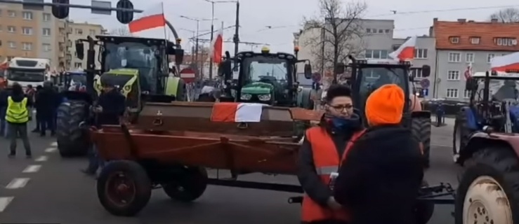 Rolnicy protestowali w Elblągu. Były utrudnienia w ruchu