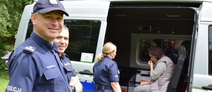 Policjanci na festynie osób niepełnosprawnych w Elblągu
