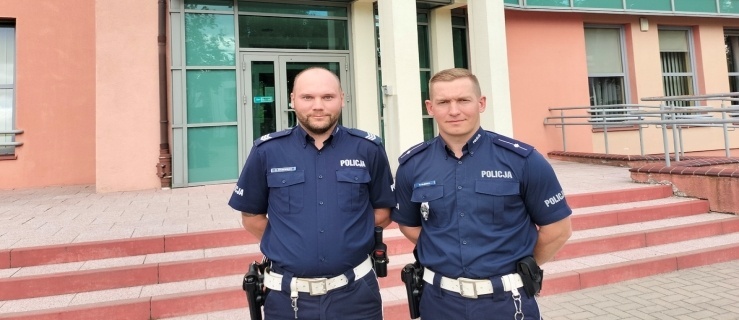Policjanci uratowali życie chorego człowieka