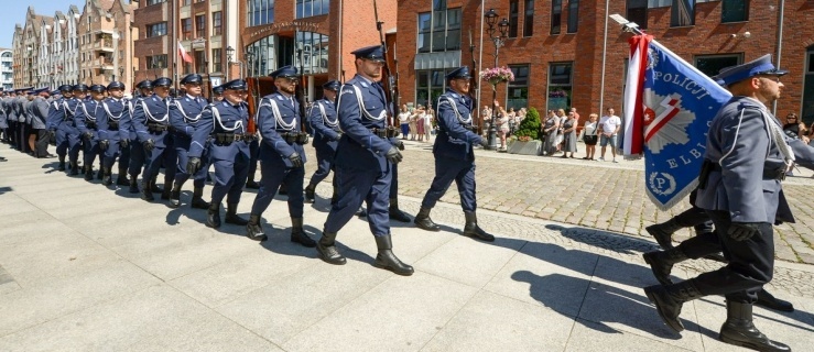 Policjanci świętowali na starówce w Elblągu