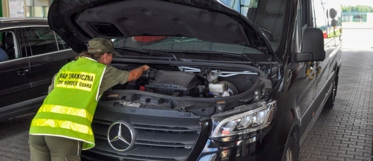 Mercedes skradziony w Niemczech odzyskany w Grzechotkach