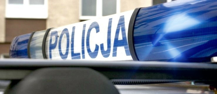 Chciał sprzedać kanapę, stracił pieniądze